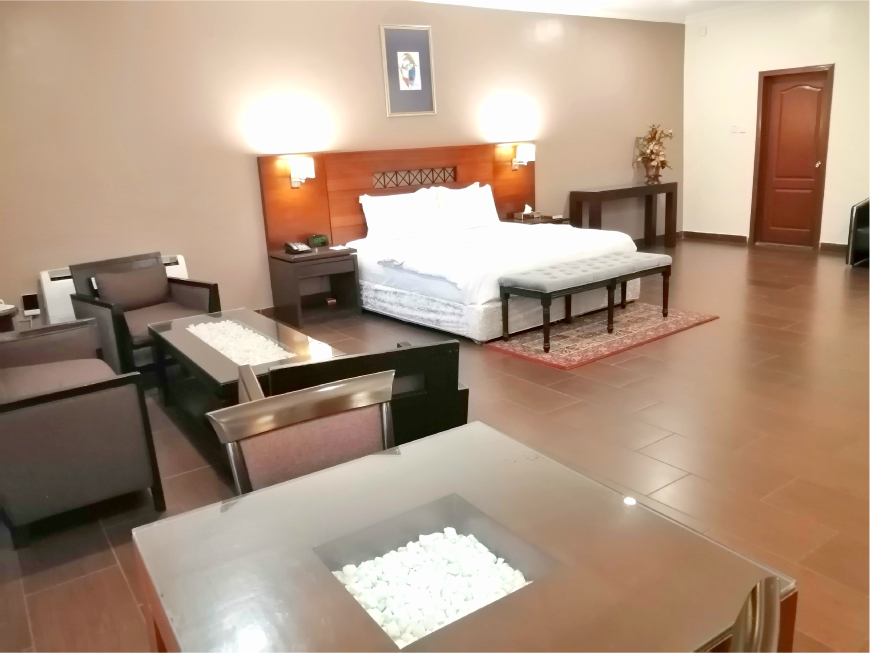 /web/uploads/116/Savoy Summerset Hotel/room-photos/Diplomatic Suite/savoy diplomatic suite c.jpg